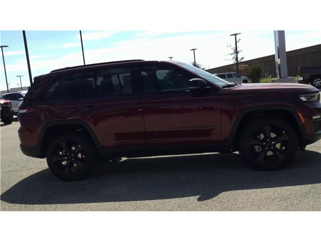 2025 Jeep Grand Cherokee Limited photo 4