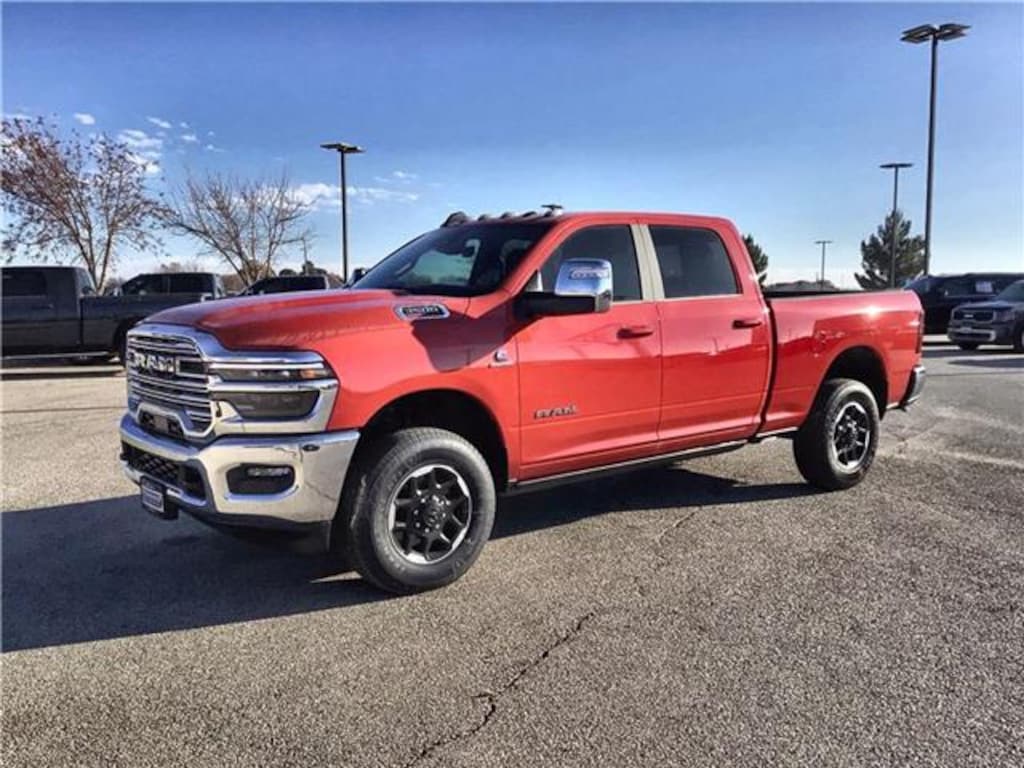 New 2026 Ram 3500 LARAMIE CREW CAB 4X4 6'4 BOX Pickup