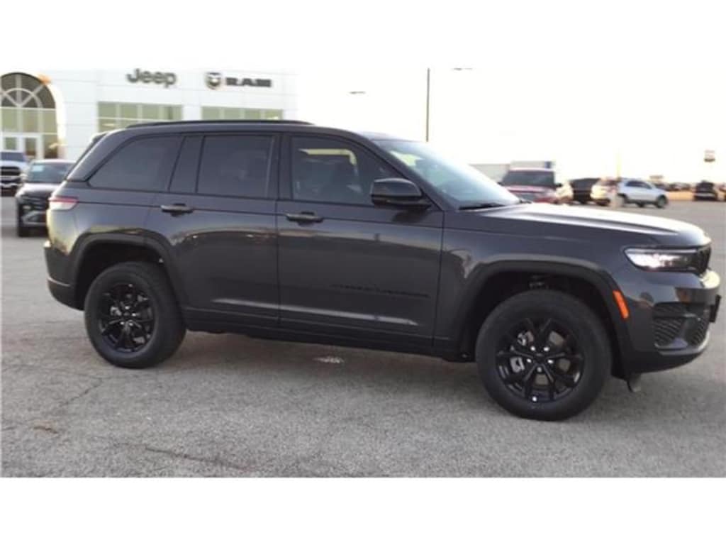 New 2025 Jeep Grand Cherokee ALTITUDE 4X4 Sport Utility