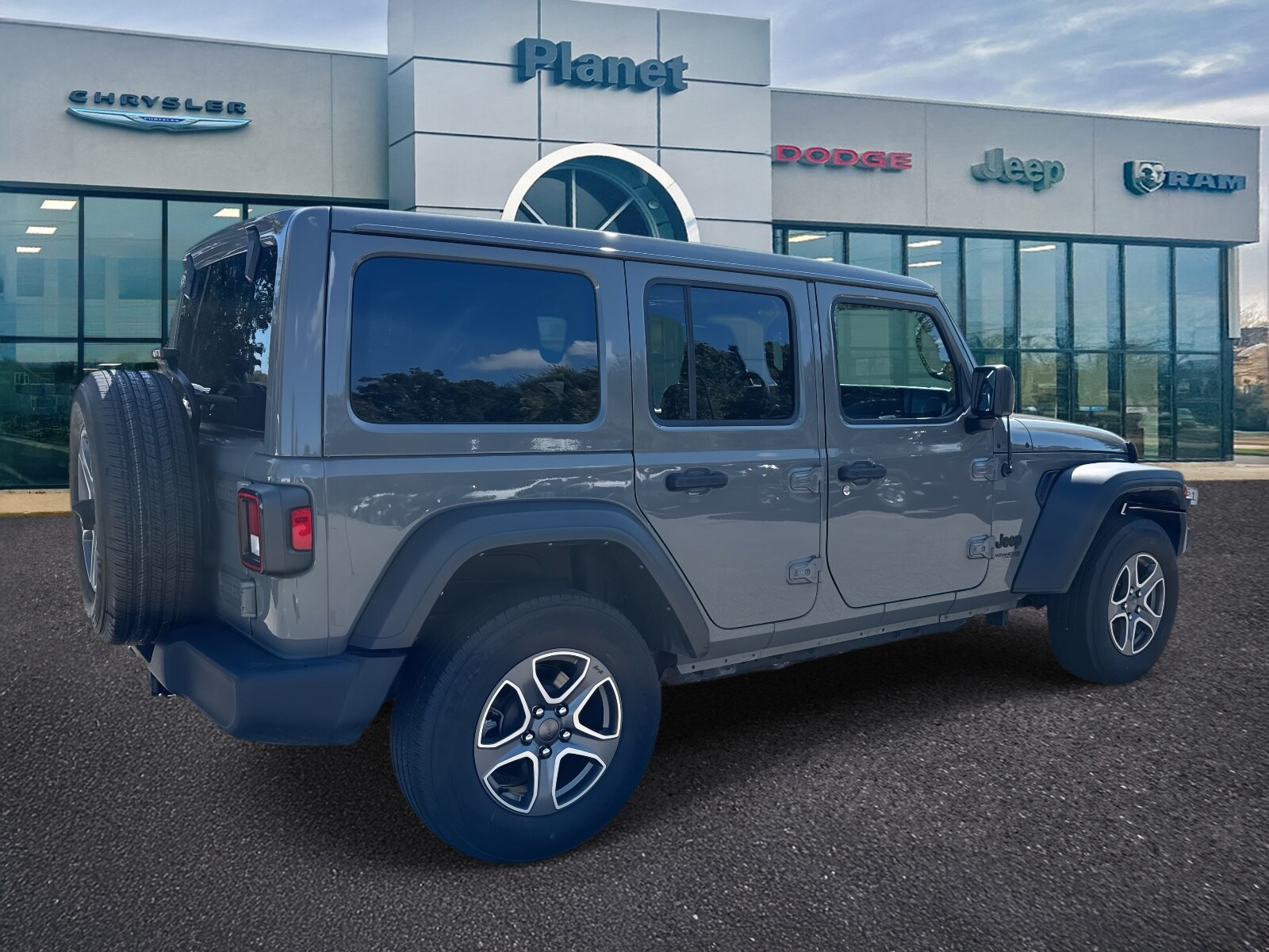 2022 Jeep Wrangler Unlimited Sport S photo 2