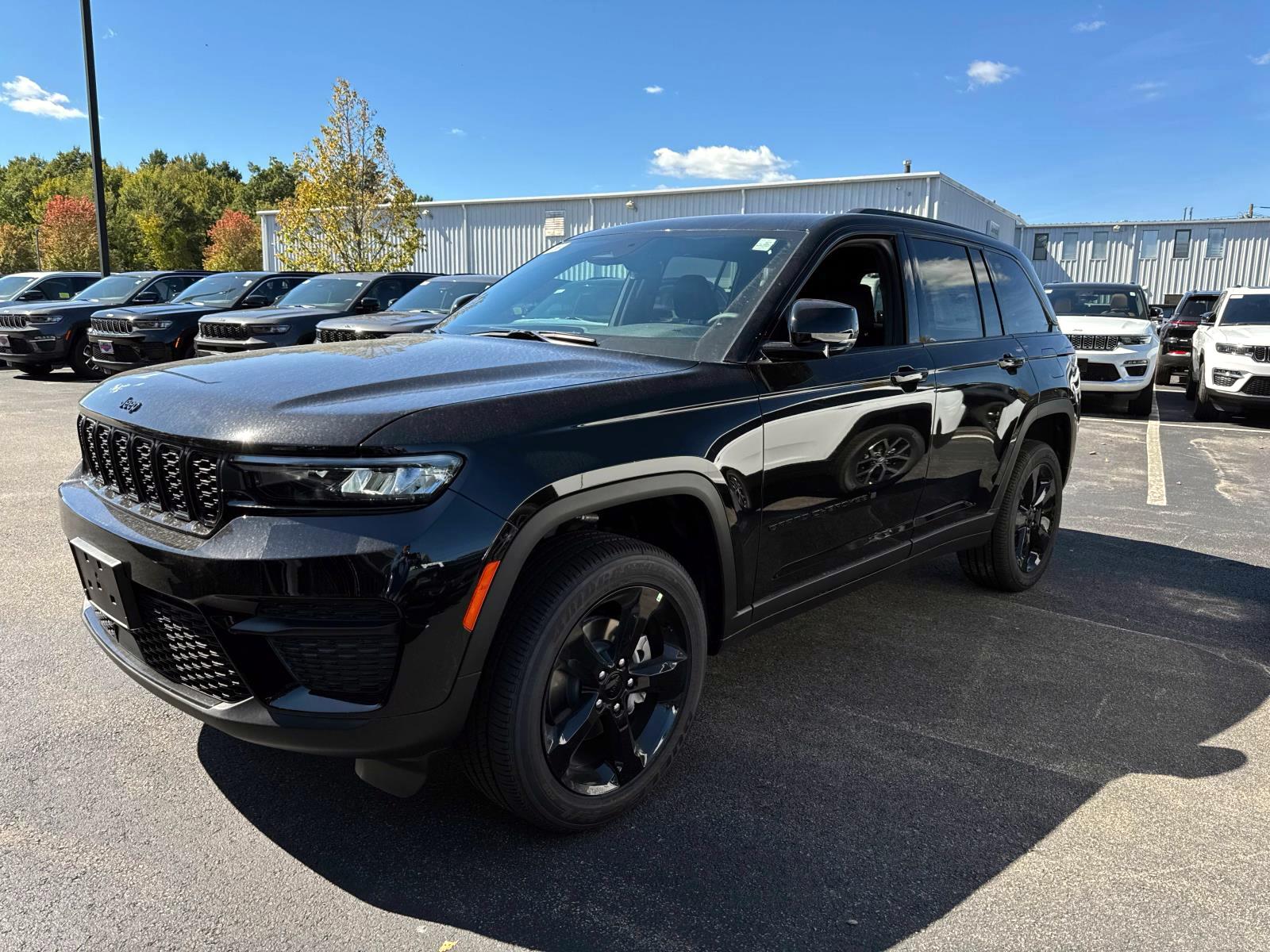 2025 Jeep Grand Cherokee Altitude X photo 3
