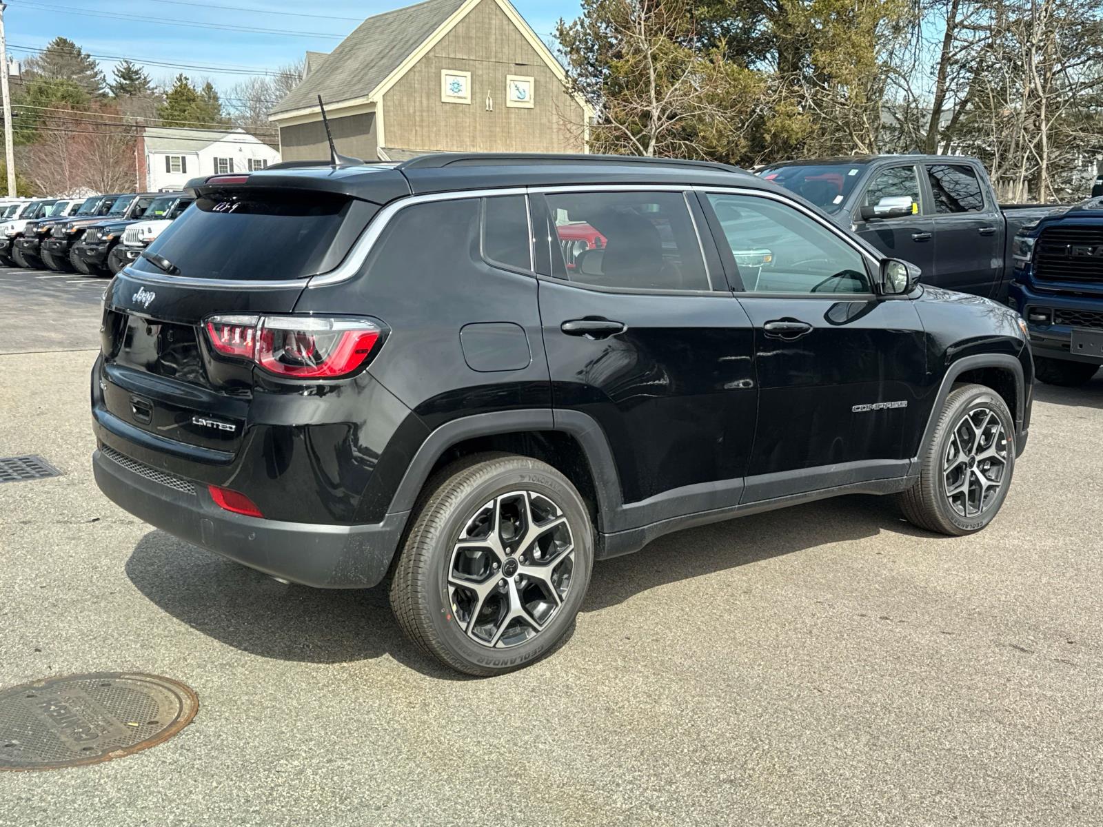 2025 Jeep Compass Limited photo 2
