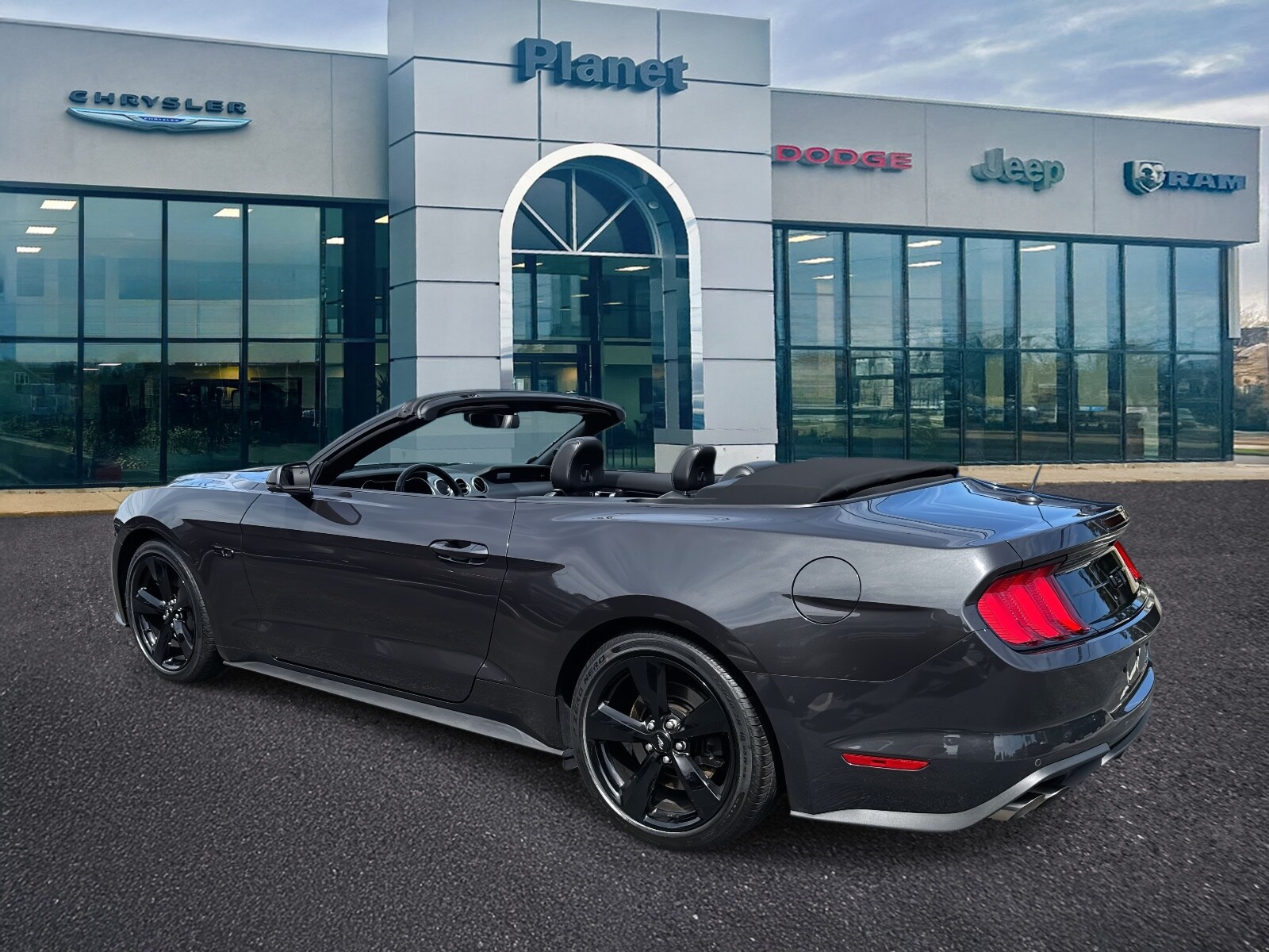 2023 Ford Mustang GT Premium Convertible photo 3