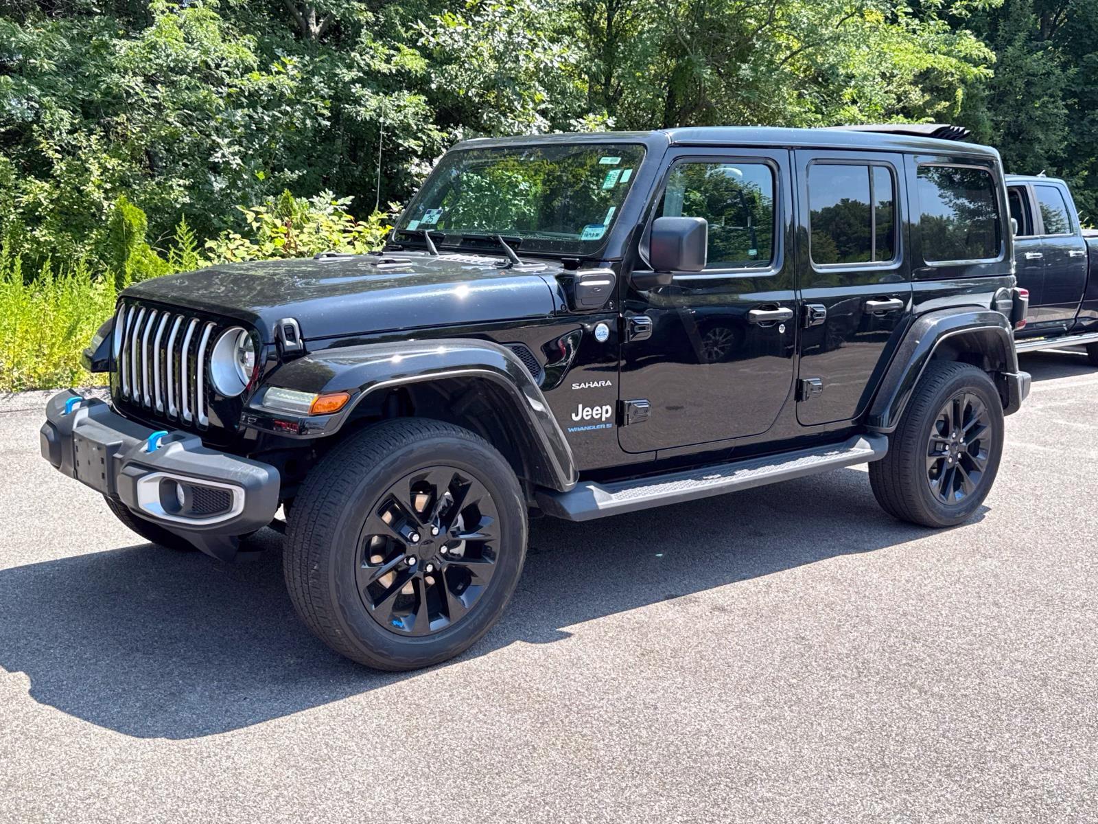 2023 Jeep Wrangler 4xe Sahara photo 3