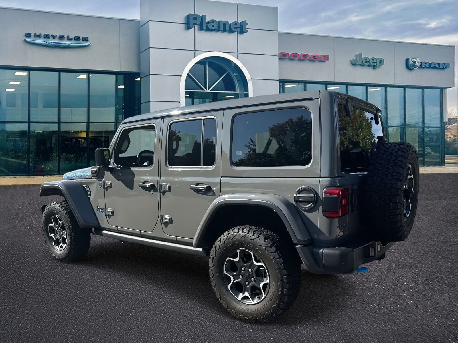 2022 Jeep Wrangler Unlimited Rubicon 4xe Sport photo 2