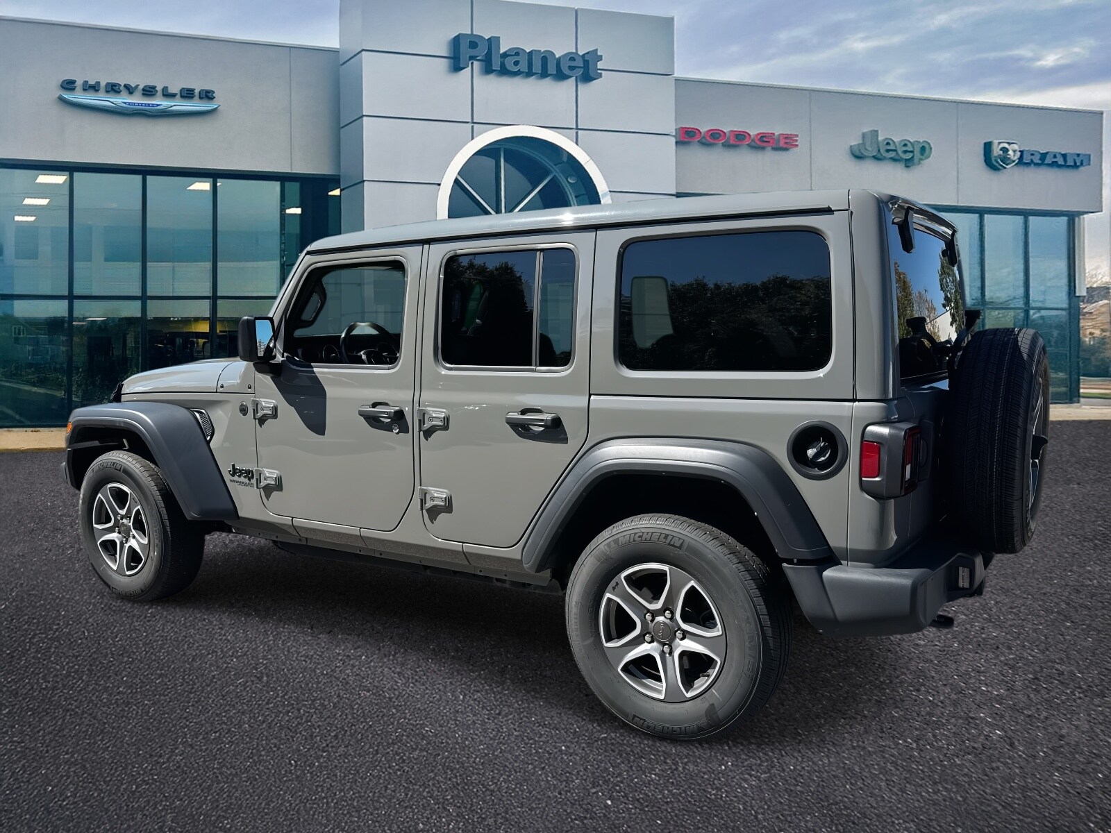 2022 Jeep Wrangler Unlimited Sport S photo 3