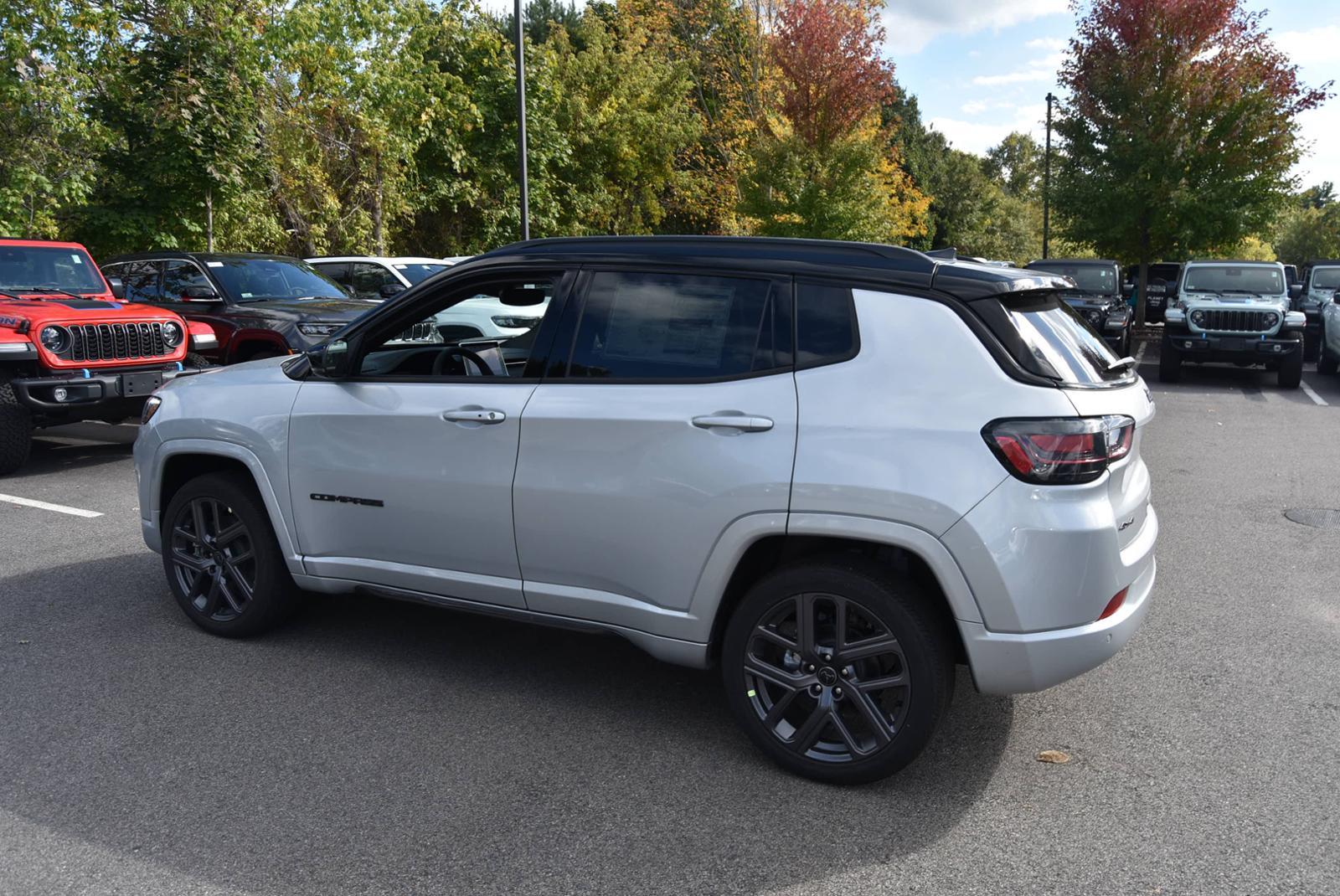 2025 Jeep Compass Limited photo 3