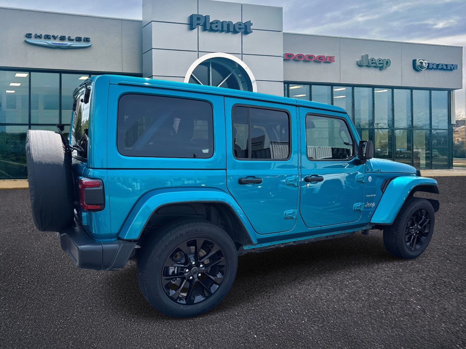 2024 Jeep Wrangler 4xe Sahara photo 2