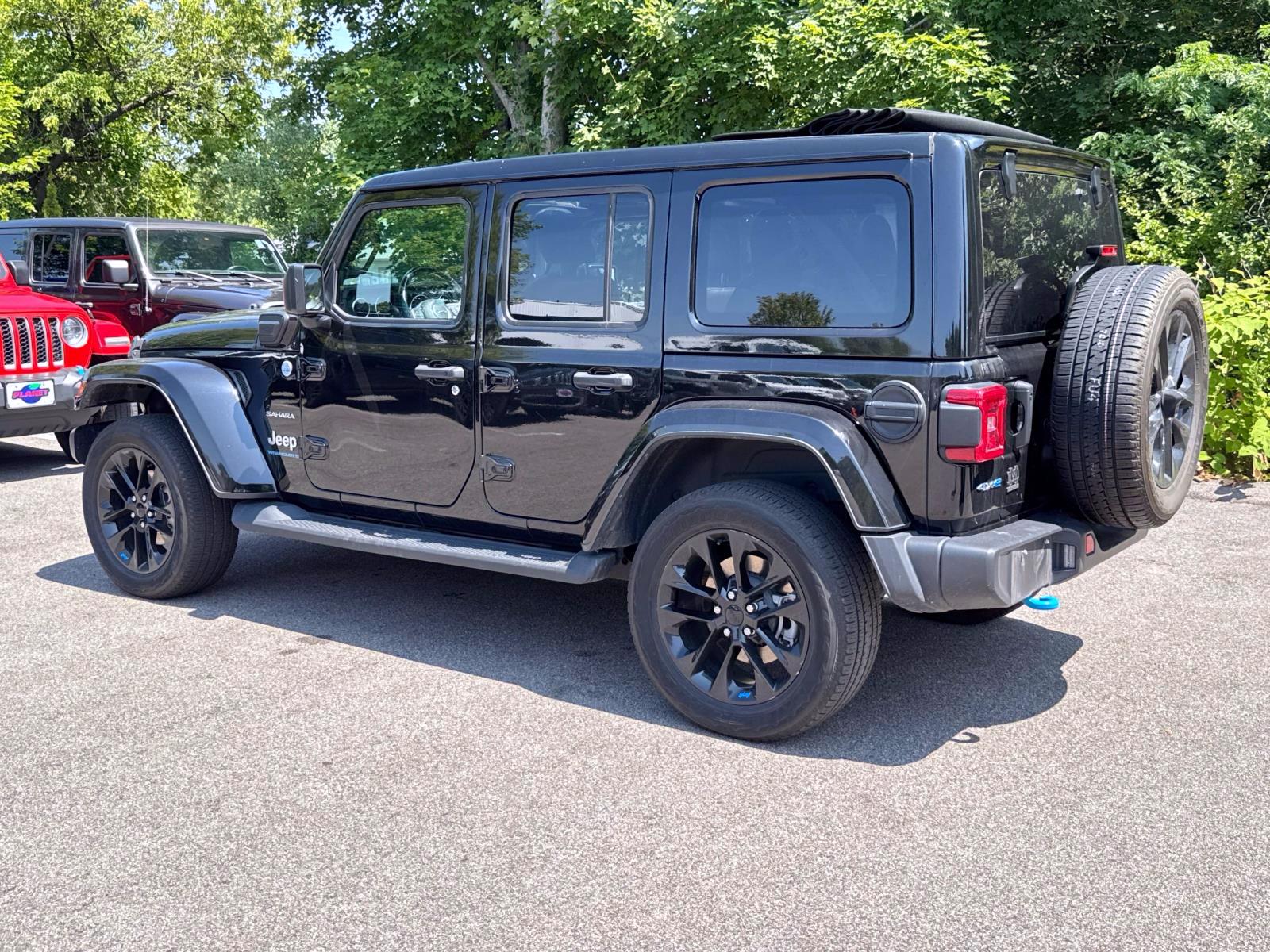 2023 Jeep Wrangler 4xe Sahara photo 2