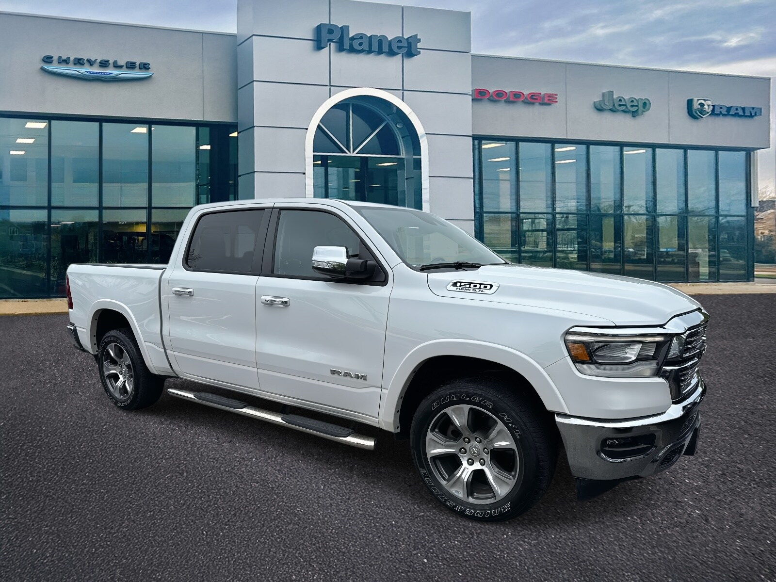 2022 Ram 1500 Laramie photo 2