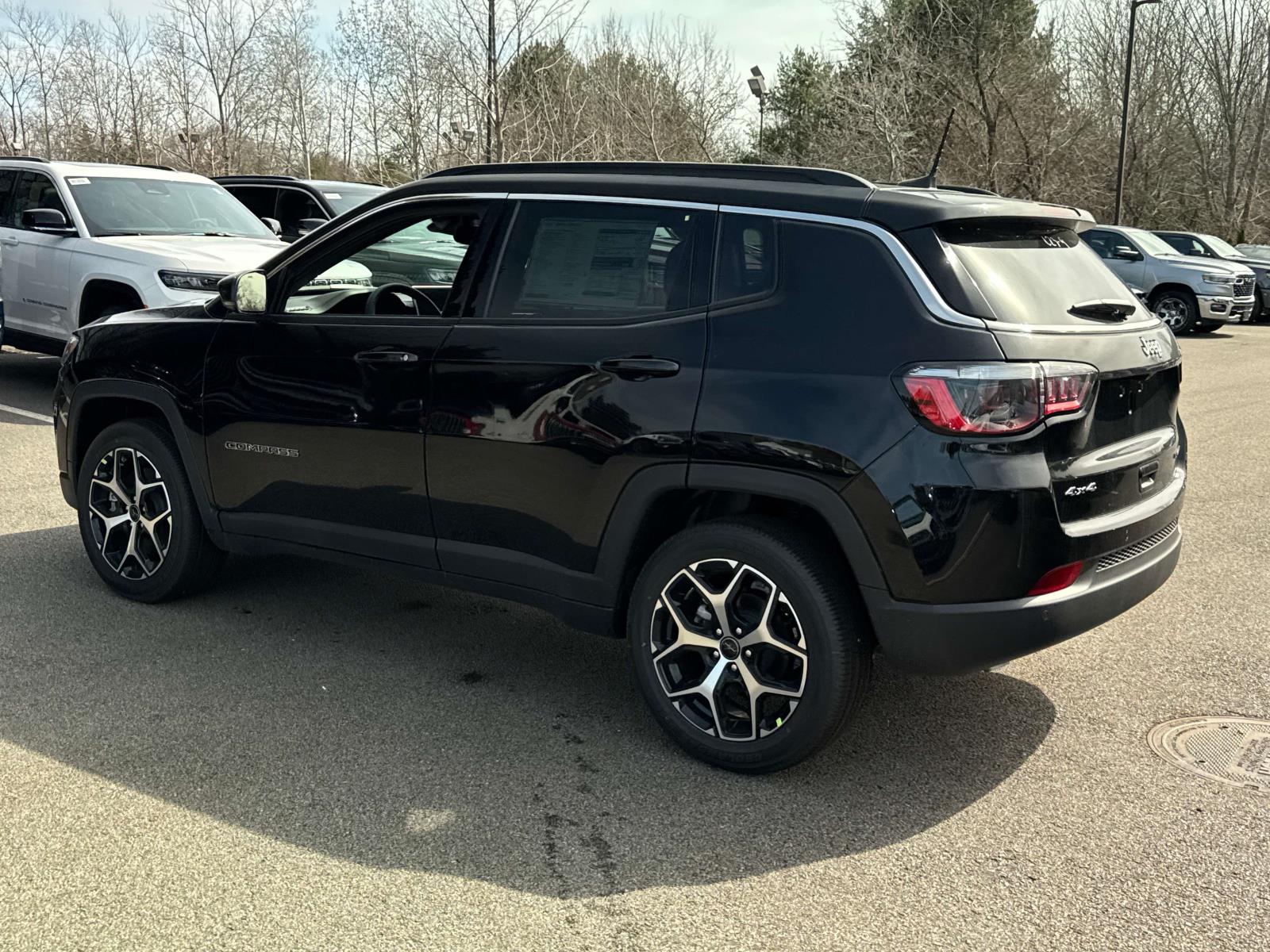 2025 Jeep Compass Limited photo 3