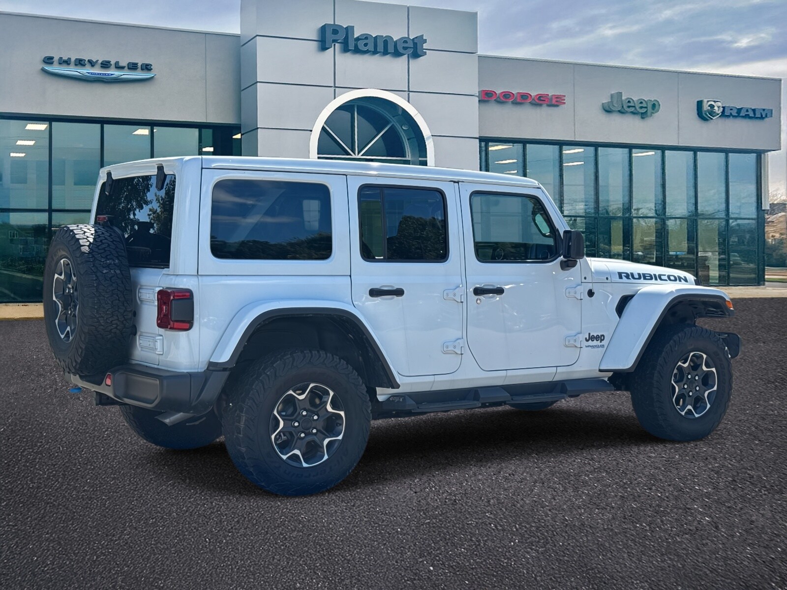 2022 Jeep Wrangler 4xe Unlimited Rubicon photo 2