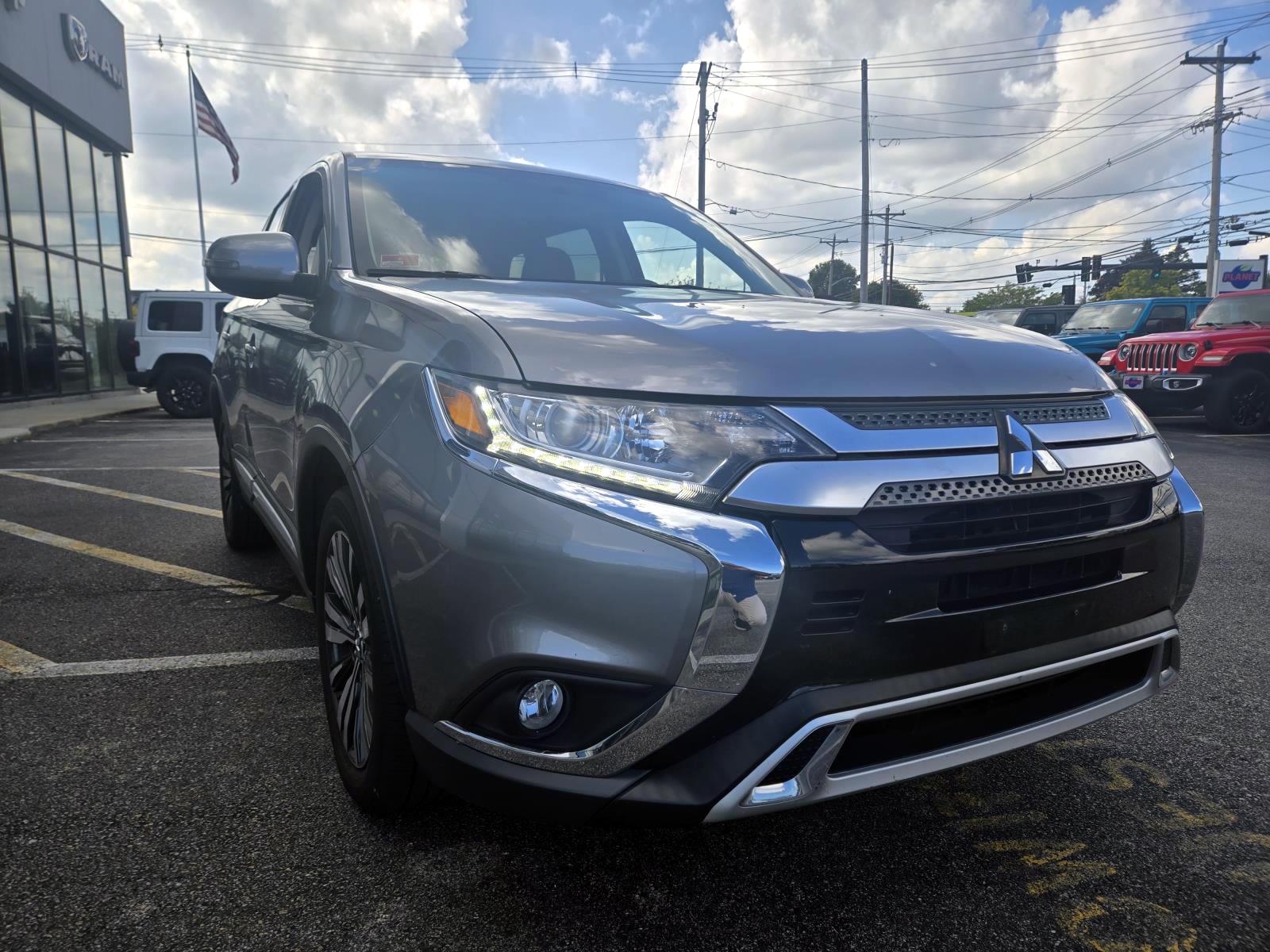 2019 Mitsubishi Outlander SE photo 3