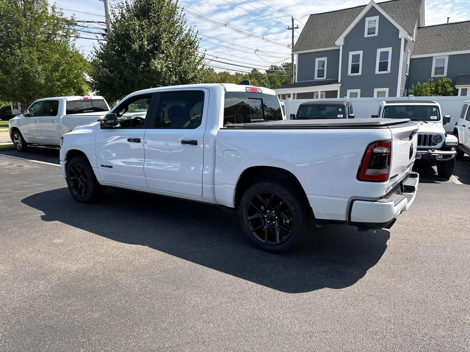 2023 Ram 1500 Laramie photo 3