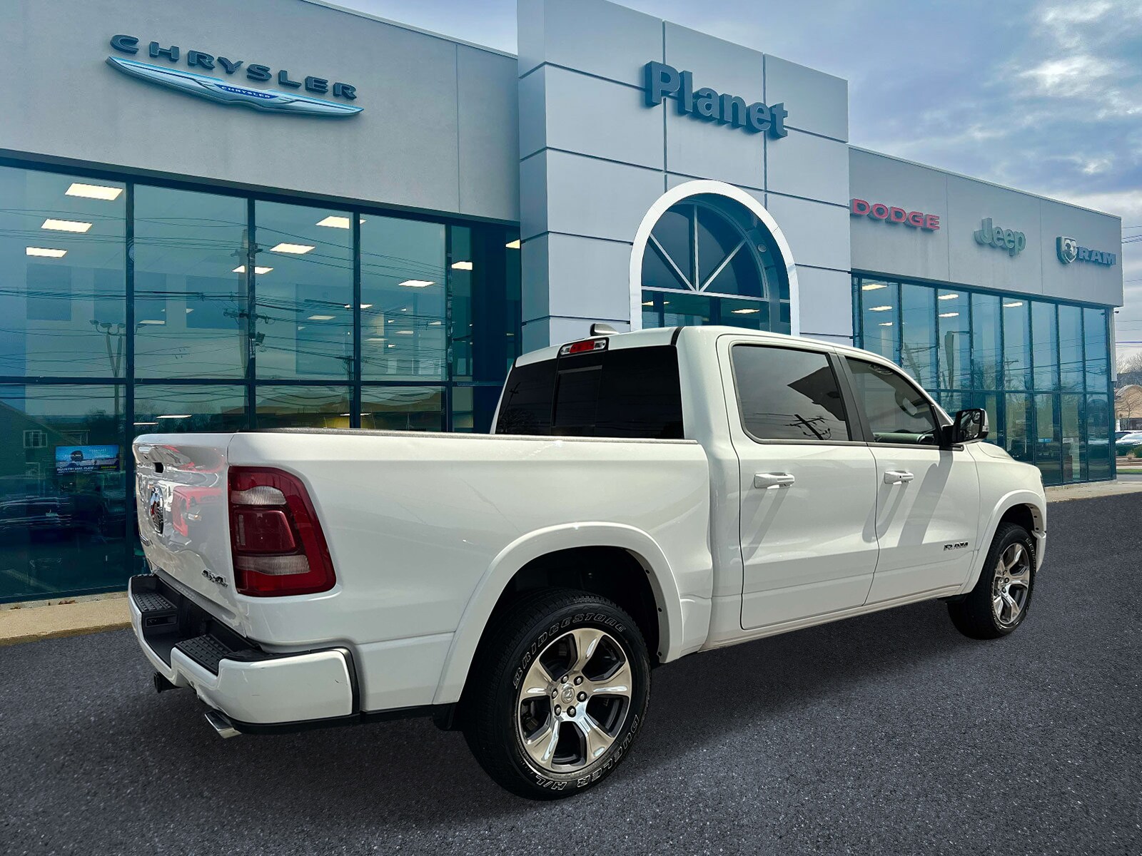 2022 Ram 1500 Laramie photo 2