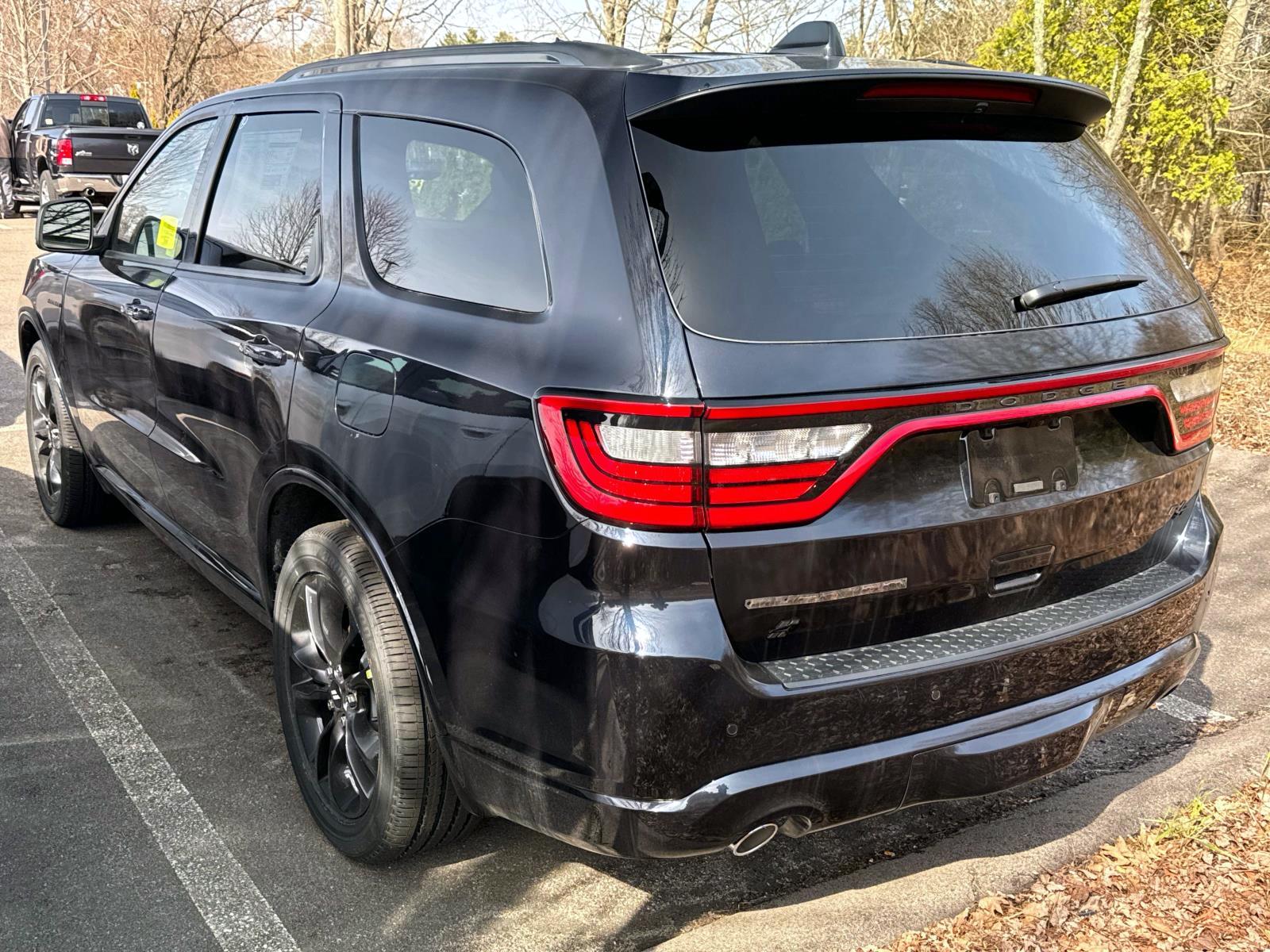 2025 Dodge Durango R/T Plus photo 3