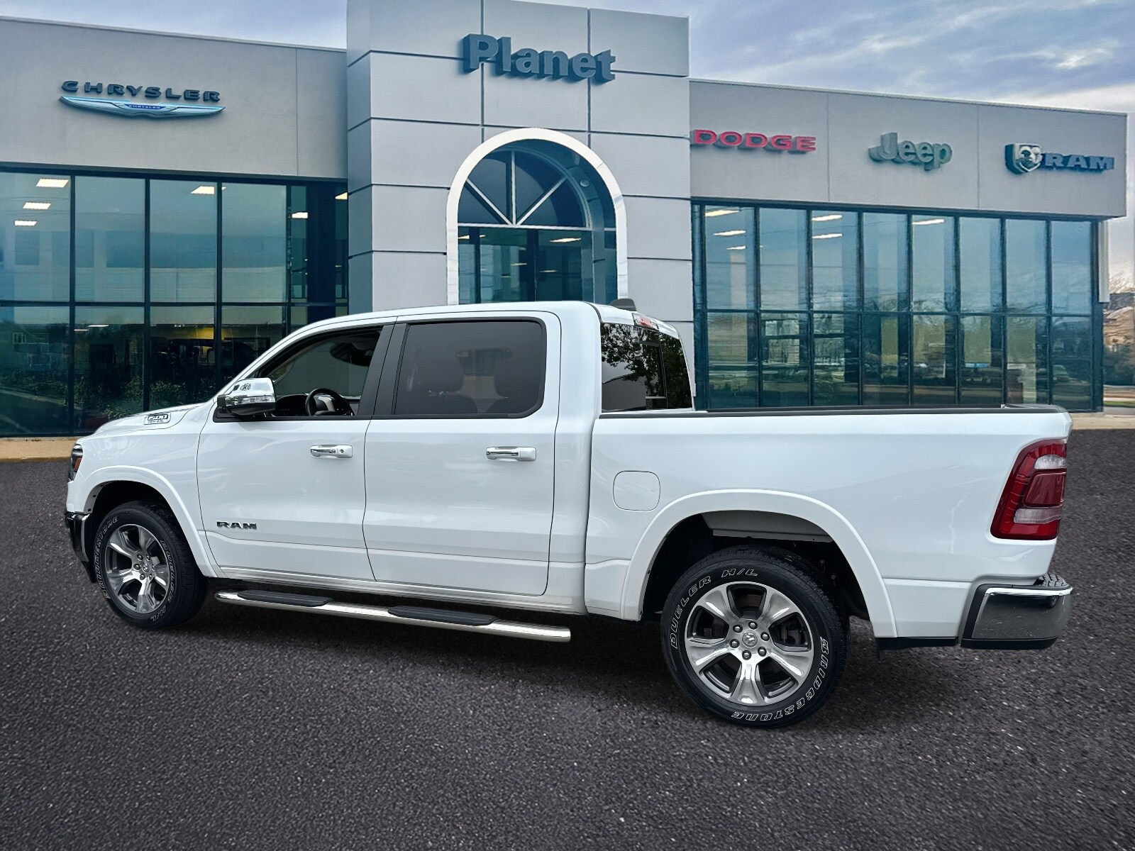 2022 Ram 1500 Laramie photo 4