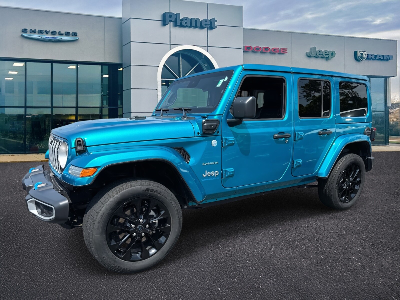 2024 Jeep Wrangler 4xe Sahara photo 4