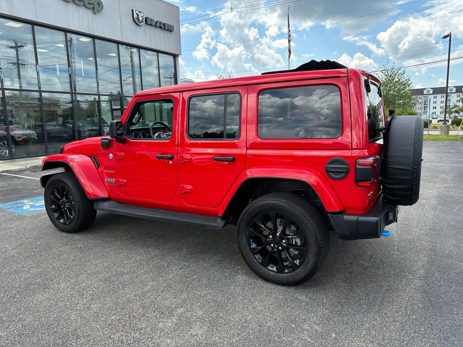 2023 Jeep Wrangler 4xe Sahara photo 2
