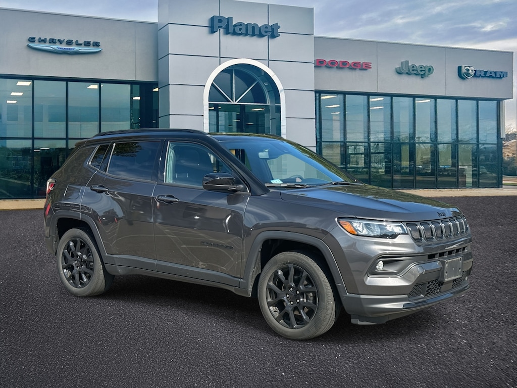 Used 2022 Jeep Compass Altitude 4x4 Sport Utility