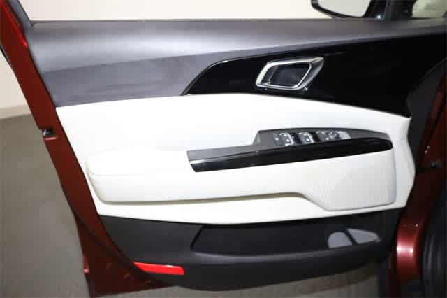 Thumbnail: 2022 Kia Carnival - 13