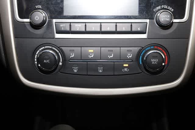 Thumbnail: 2017 Nissan Altima - 27