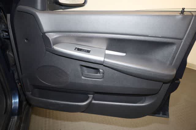 Thumbnail: 2008 Jeep Grand Cherokee - 28
