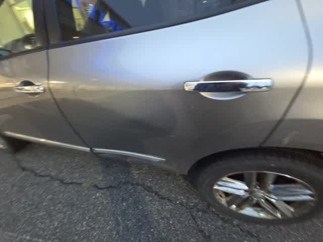 2011 Nissan Rogue S 28