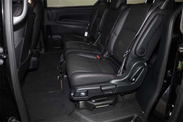 Thumbnail: 2023 Honda Odyssey - 21