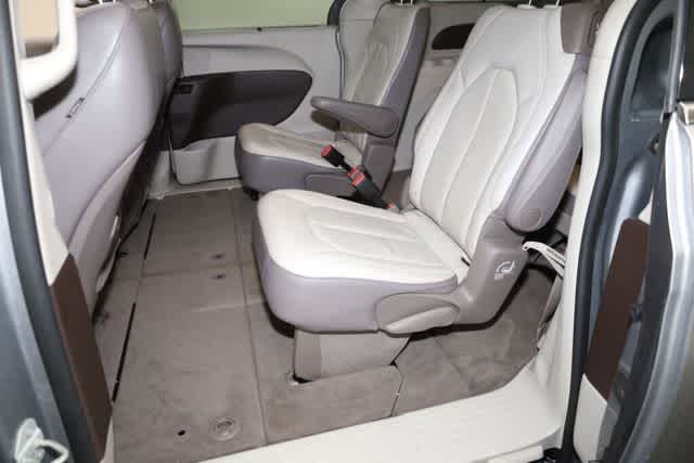 Thumbnail: 2019 Chrysler Pacifica - 20