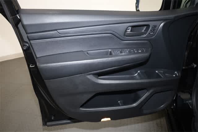 Thumbnail: 2023 Honda Odyssey - 13