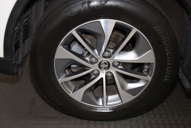 Thumbnail: 2017 Toyota RAV4 - 38