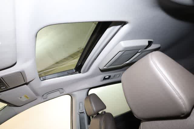 Thumbnail: 2018 Honda Odyssey - 20