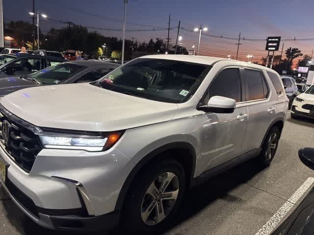 Thumbnail: 2023 Honda Pilot - 2