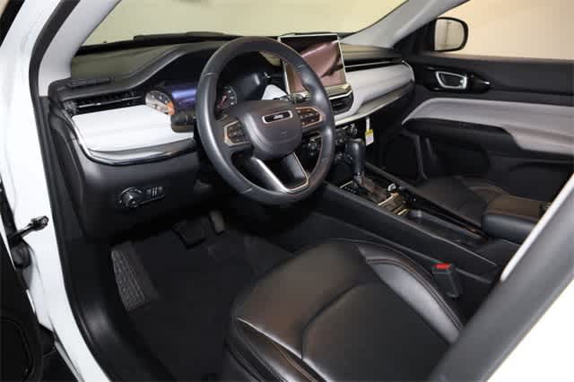 Thumbnail: 2022 Jeep Compass - 14