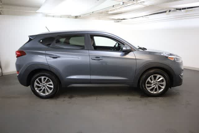 Thumbnail: 2016 Hyundai Tucson - 9