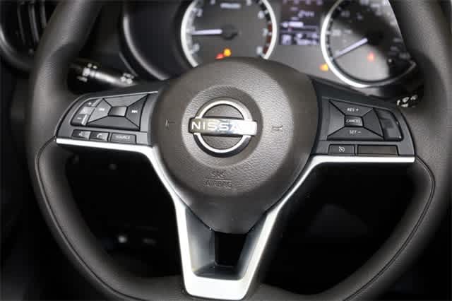 Thumbnail: 2022 Nissan Kicks - 32