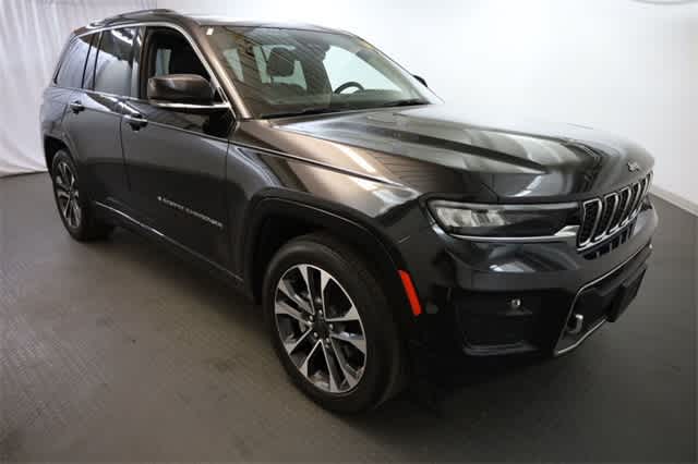 2022 Jeep Grand Cherokee Overland 10