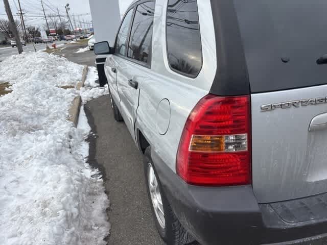 Thumbnail: 2008 Kia Sportage - 16