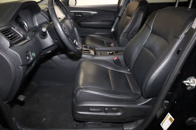 Thumbnail: 2017 Honda Pilot - 15