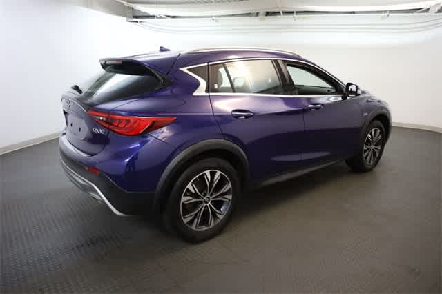 Thumbnail: 2018 INFINITI QX30 - 8