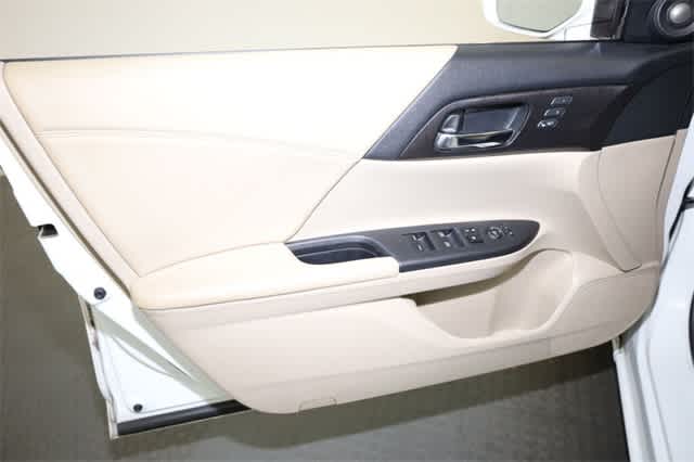 Thumbnail: 2015 Honda Accord - 13