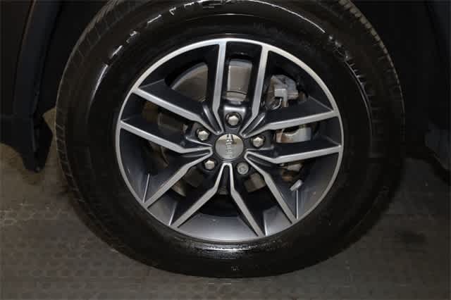 Thumbnail: 2017 Jeep Grand Cherokee - 37