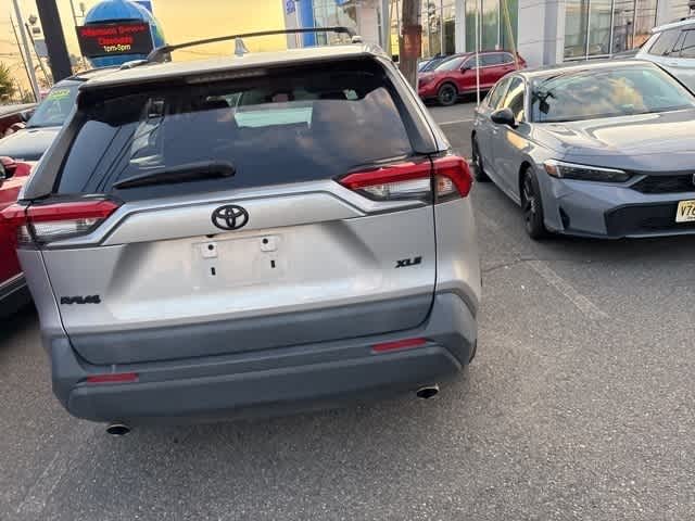 Thumbnail: 2021 Toyota RAV4 - 7