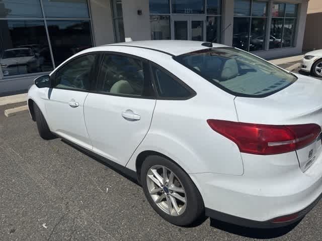 Thumbnail: 2015 Ford Focus - 4