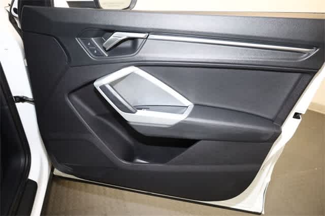 Thumbnail: 2021 Audi Q3 - 38