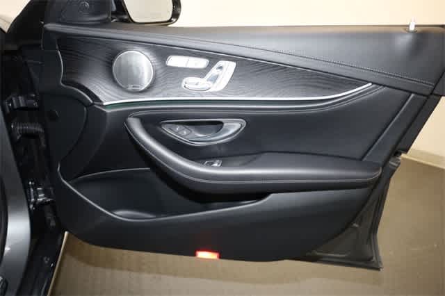 Thumbnail: 2017 Mercedes-Benz E-Class - 22