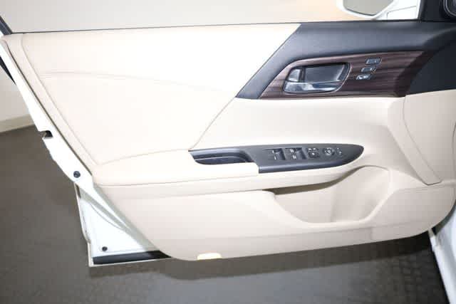 Thumbnail: 2016 Honda Accord - 13