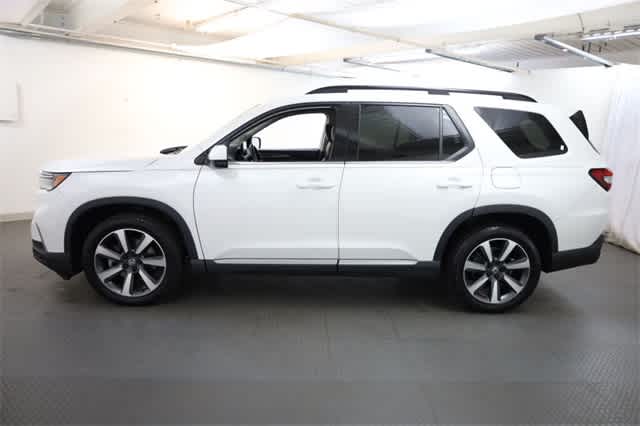 Thumbnail: 2023 Honda Pilot - 3