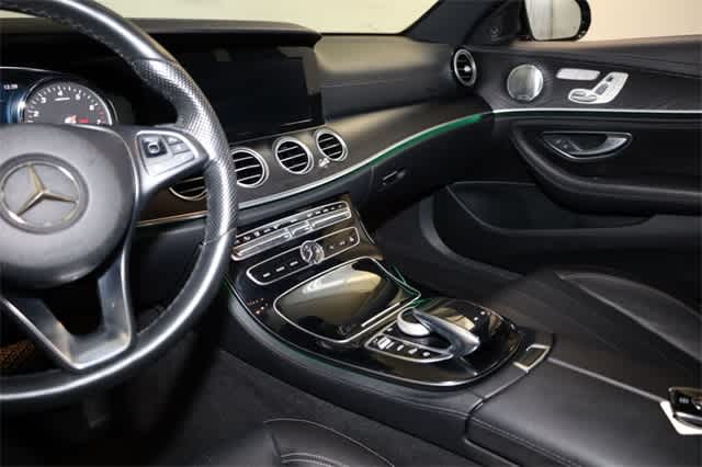 Thumbnail: 2017 Mercedes-Benz E-Class - 23